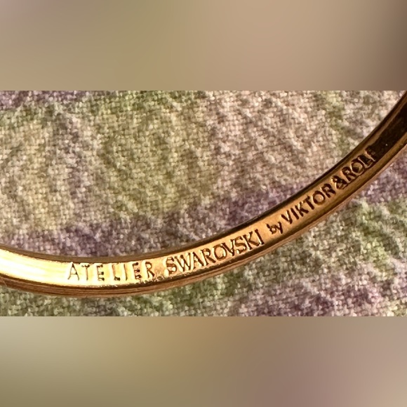 COPY - Swarovski Atelier Crystal Victor & Rolf Bangle - Picture 5 of 9